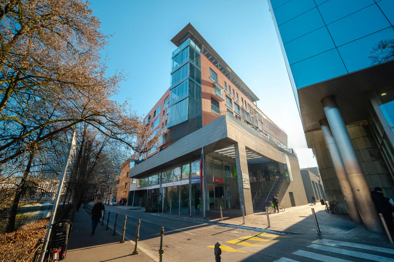 Офис в Любляне, Словения, 458 м² - фото 1
