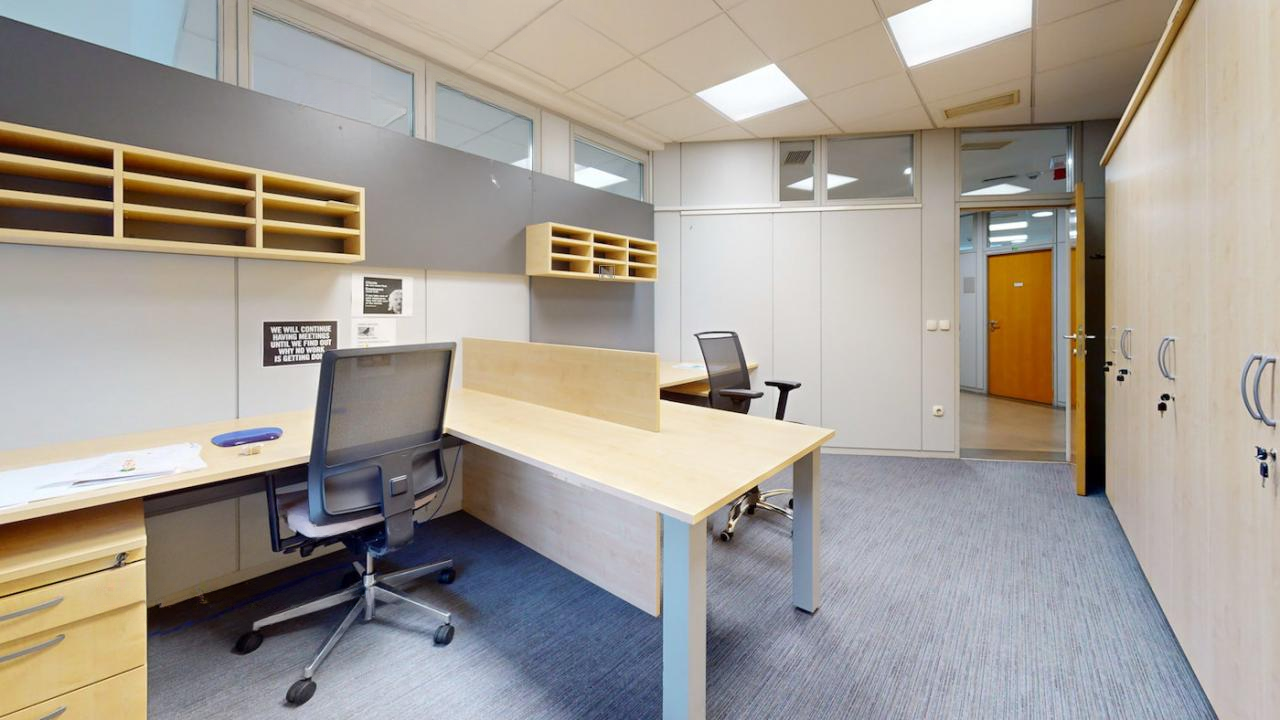 Офис в Любляне, Словения, 608 м² - фото 2