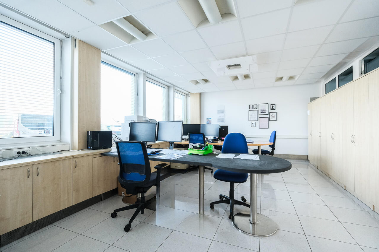 Офис в Любляне, Словения, 445 м² - фото 2