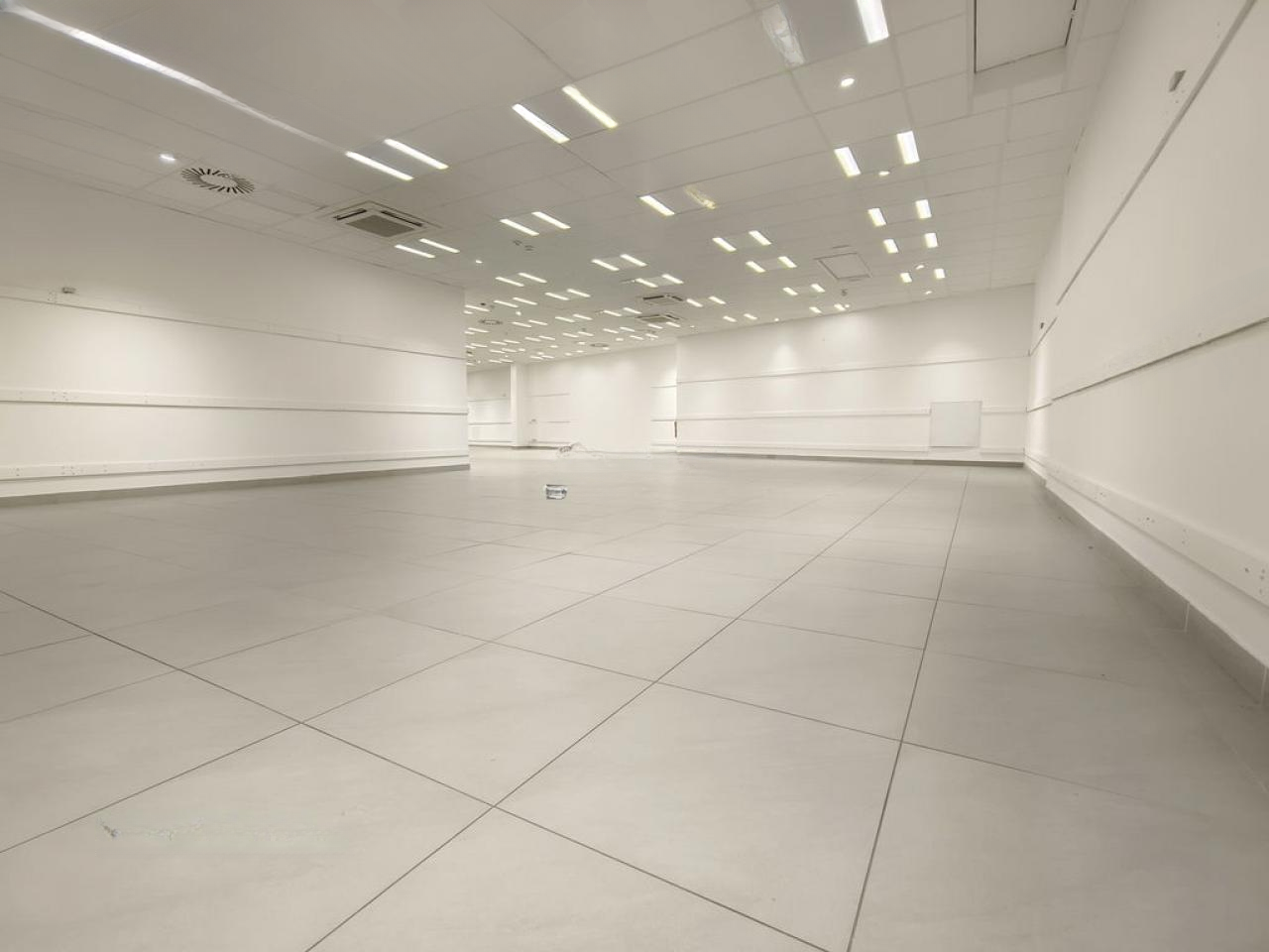 Офис в Любляне, Словения, 458 м² - фото 2