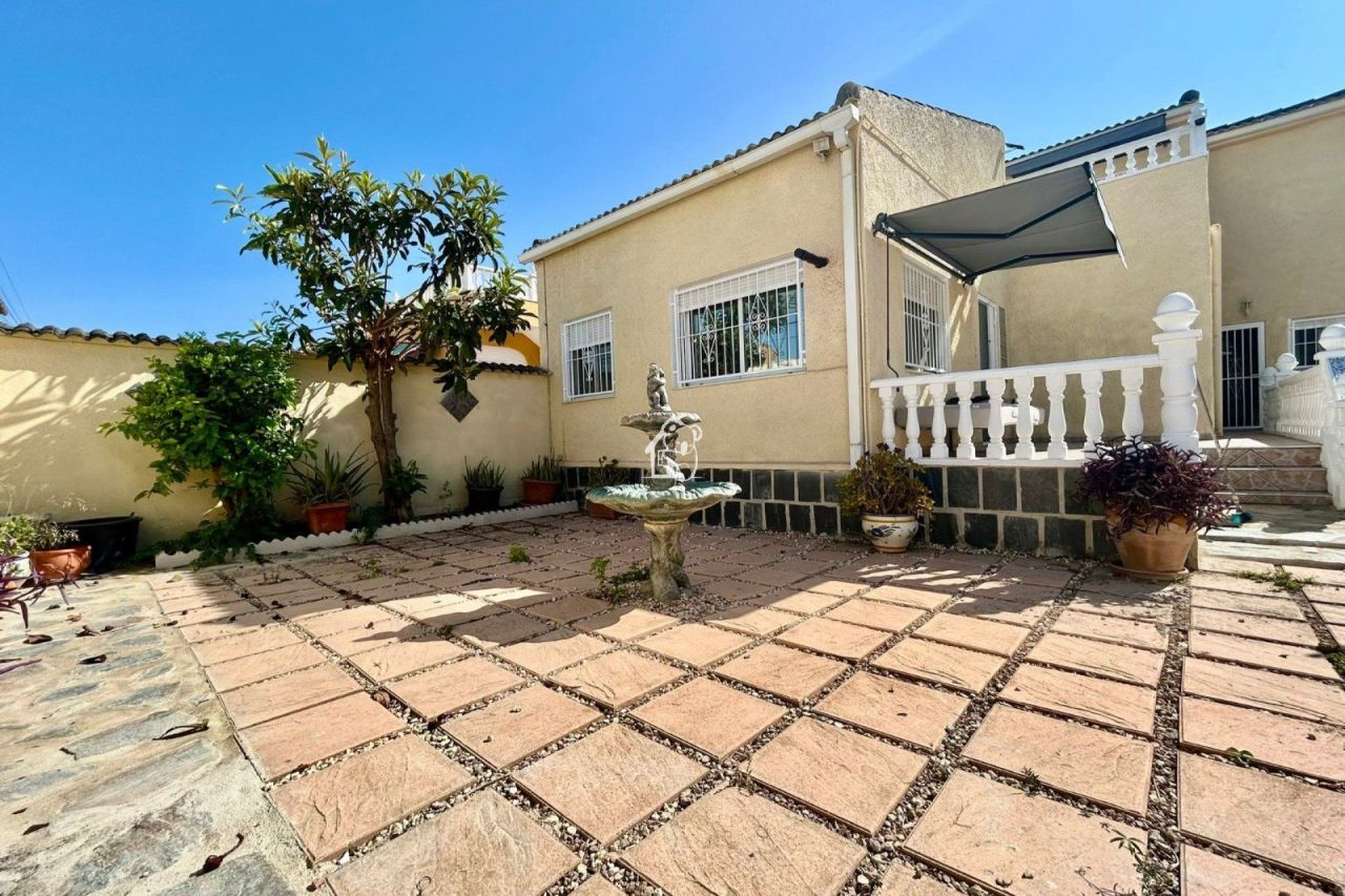 Шале в Торревьехе, Испания, 150 м² - фото 1