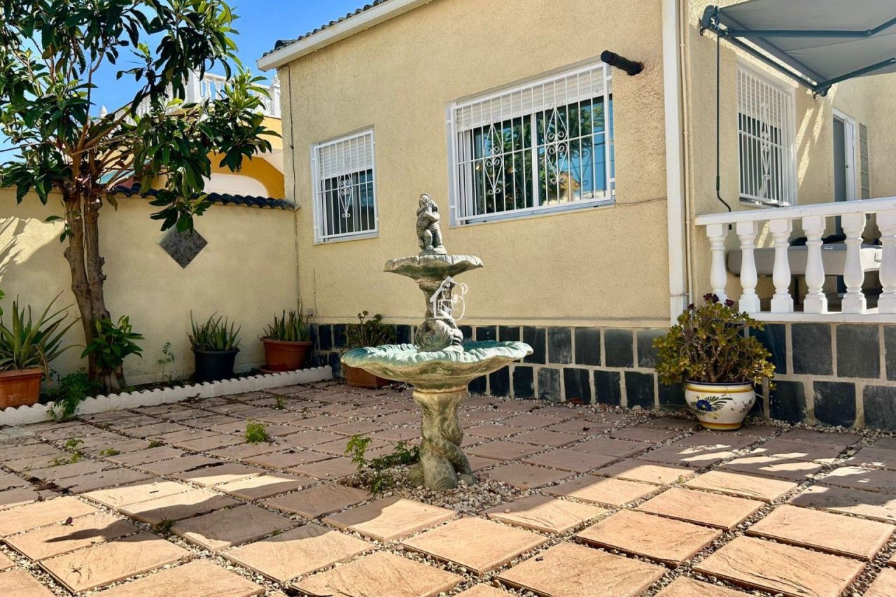 Шале в Торревьехе, Испания, 150 м² - фото 2