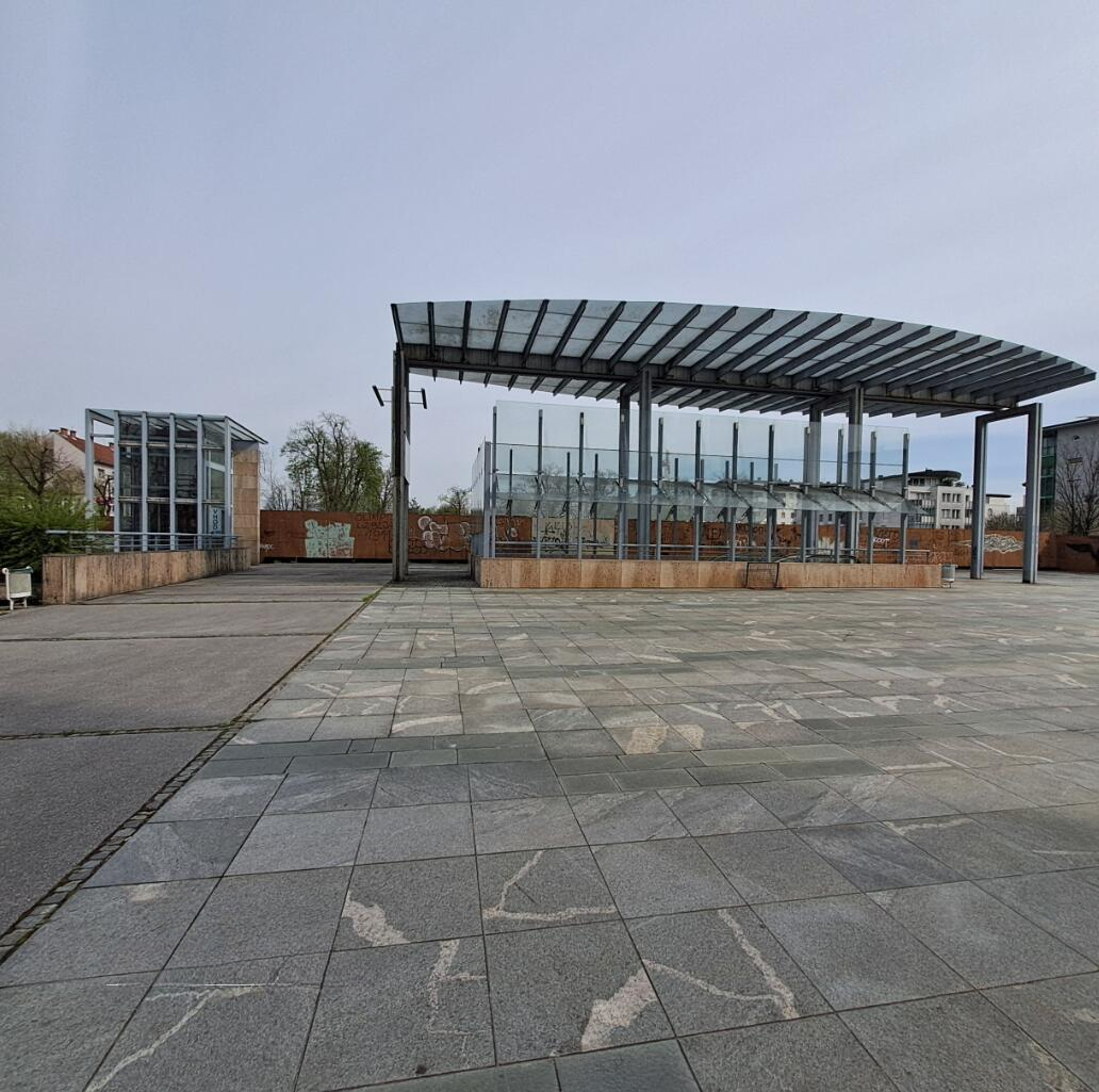 Офис в Любляне, Словения, 1 115 м² - фото 5