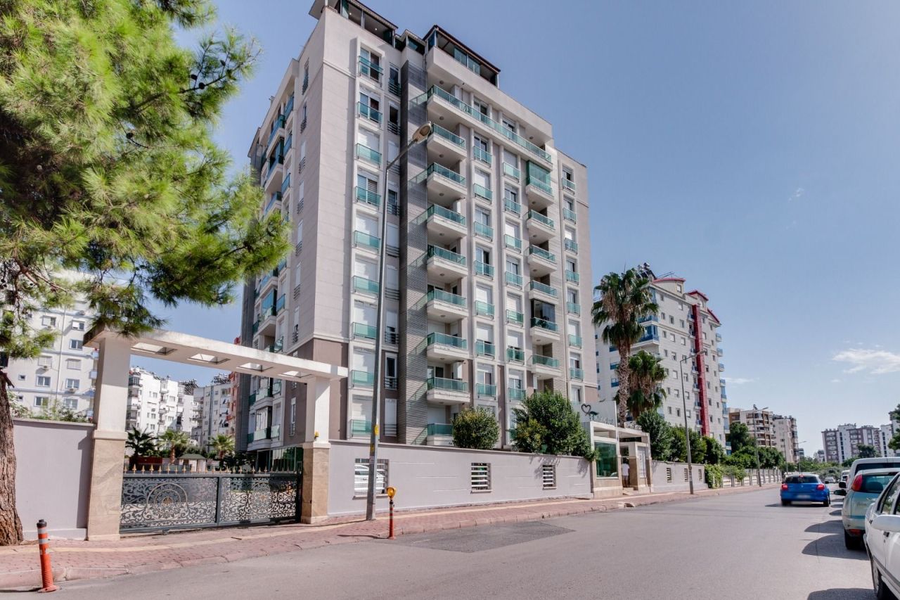 Квартира в Анталии, Турция, 200 м² - фото 1