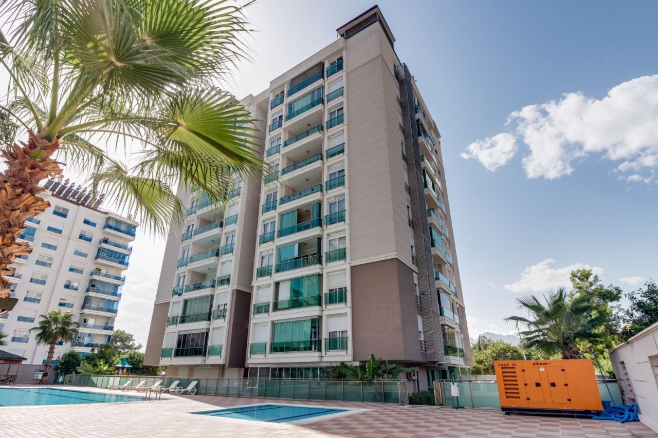 Квартира в Анталии, Турция, 200 м² - фото 2