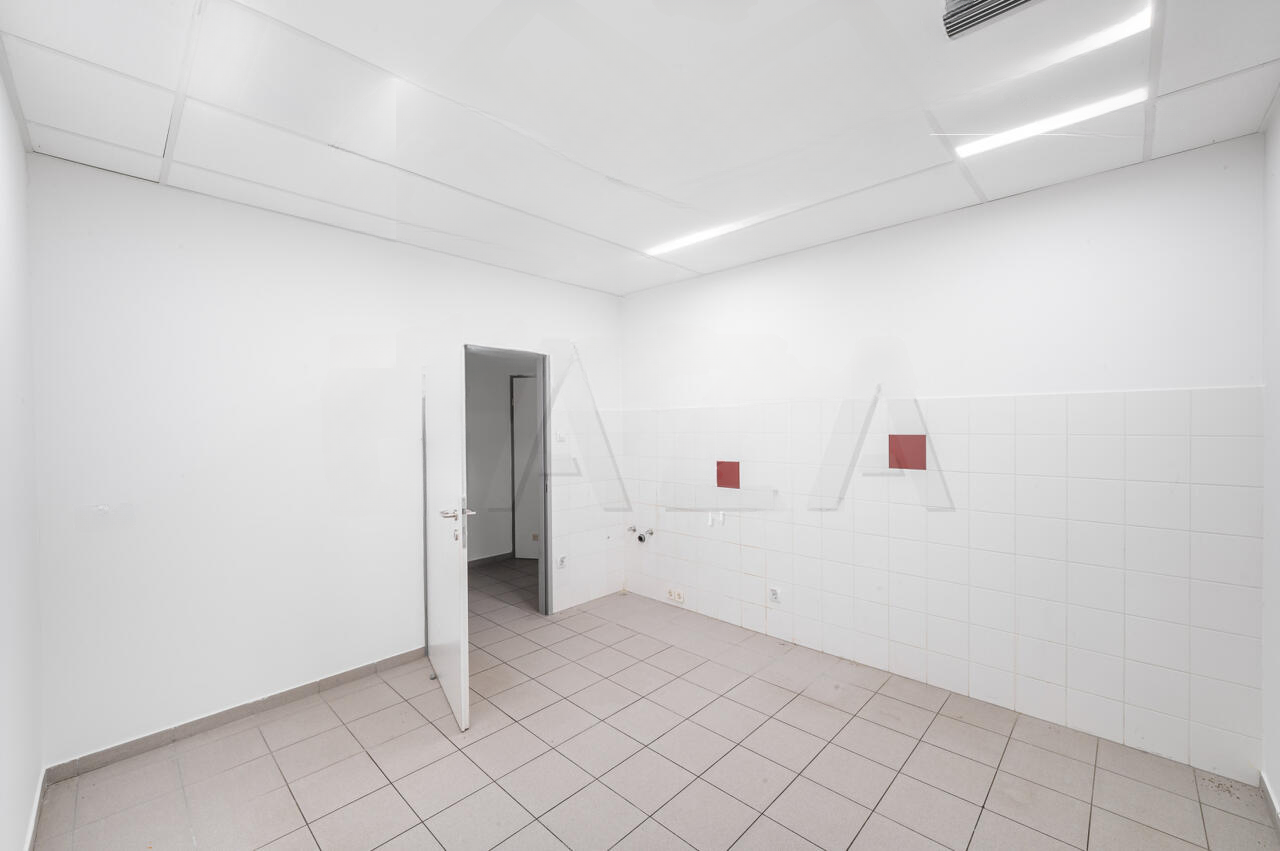 Офис в Любляне, Словения, 458 м² - фото 10