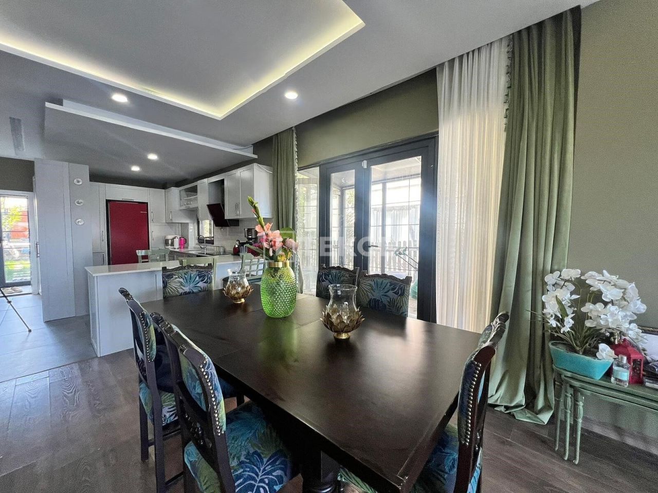 Бунгало в Стамбуле, Турция, 200 м² - фото 12