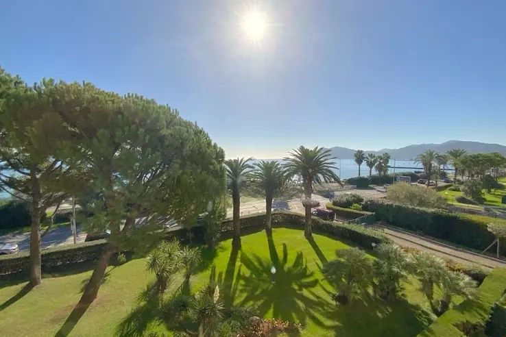 Квартира в Каннах, Франция, 33 м² - фото 1