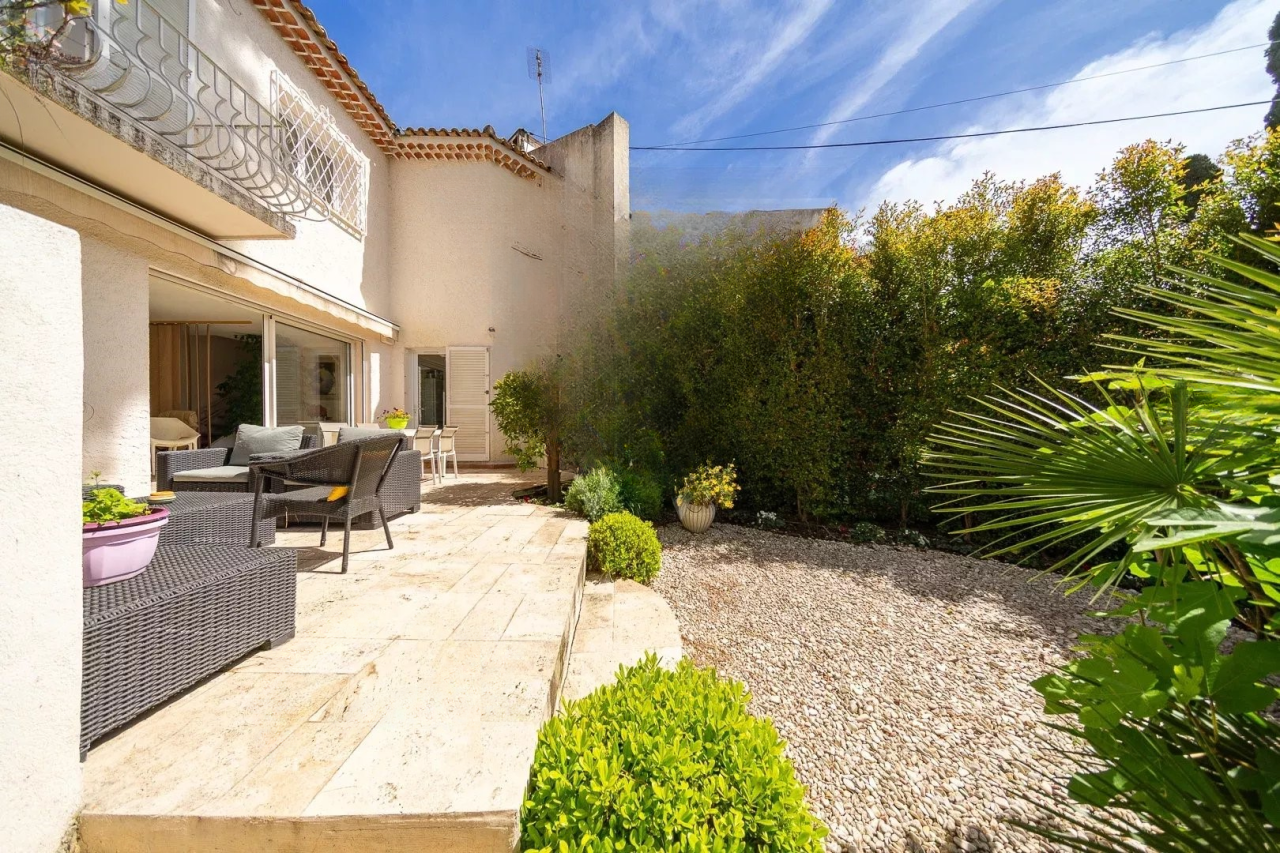 Квартира в Каннах, Франция, 122 м² - фото 1