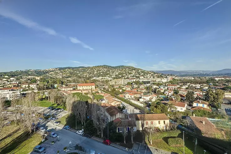 Квартира в Каннах, Франция, 28 м² - фото 1