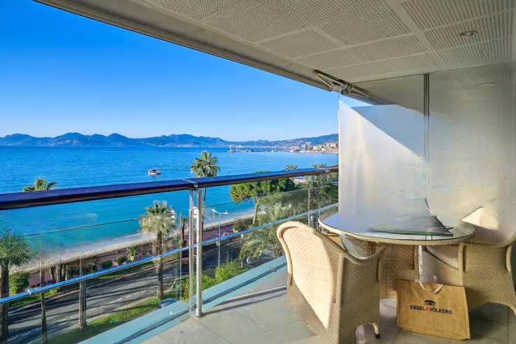 Квартира в Каннах, Франция, 61 м² - фото 1