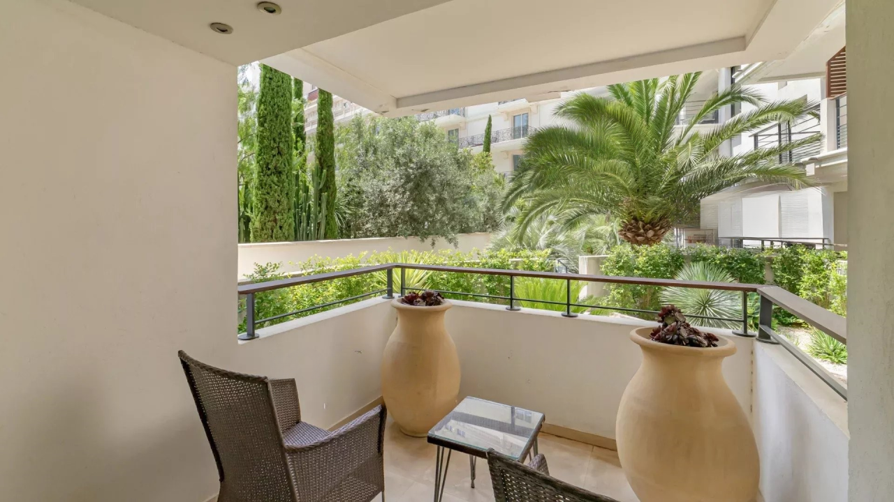 Квартира в Каннах, Франция, 52 м² - фото 1