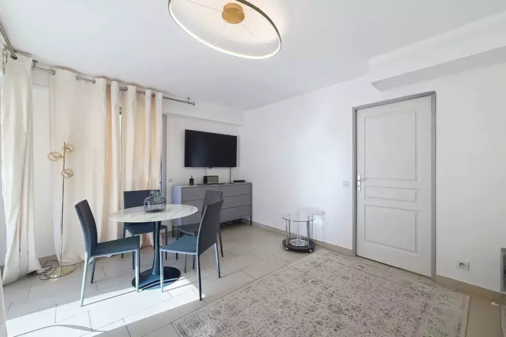 Квартира в Каннах, Франция, 40 м² - фото 1