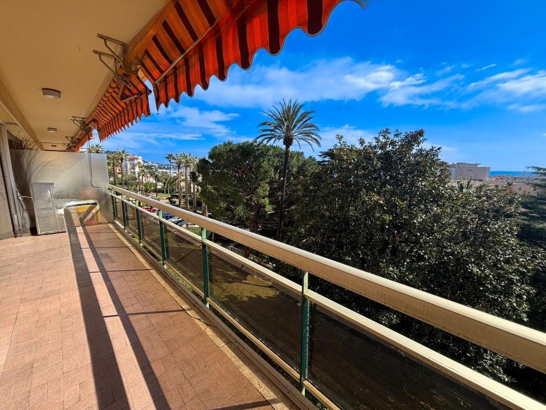 Квартира в Каннах, Франция, 74 м² - фото 1