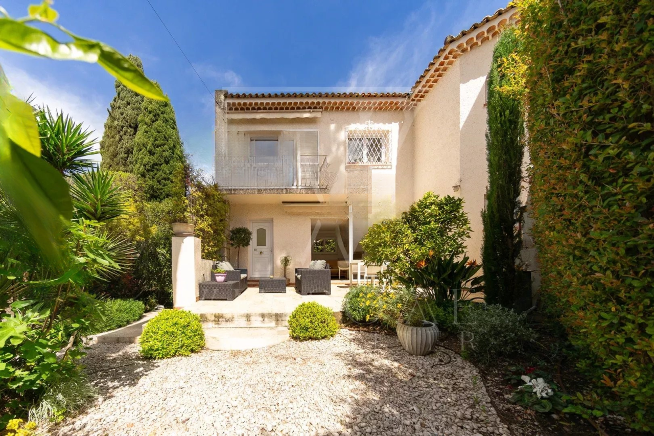 Квартира в Каннах, Франция, 122 м² - фото 2