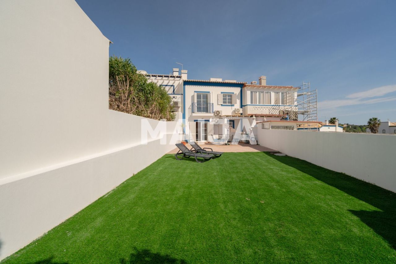 Квартира в Лагоа, Португалия, 143.47 м² - фото 1