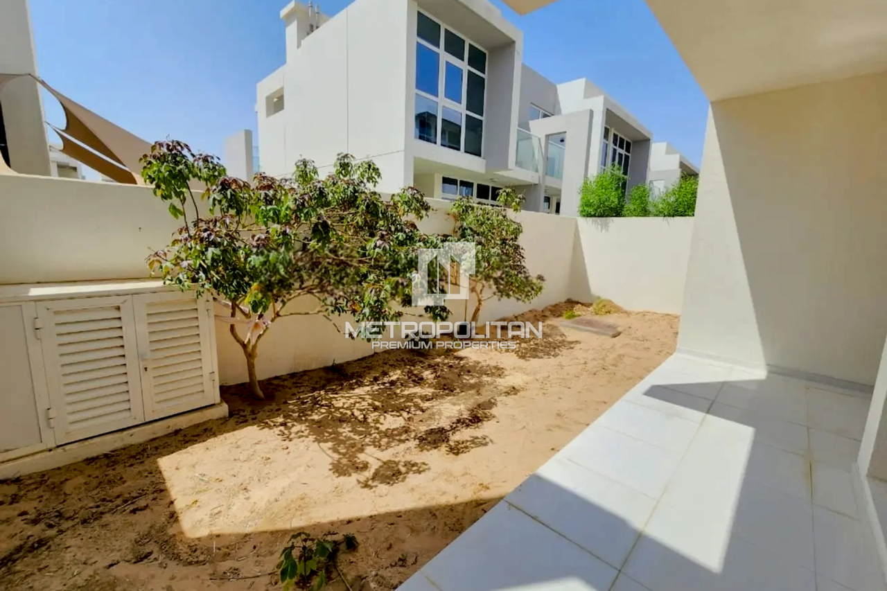 Таунхаус в Дубае, ОАЭ, 158 м² - фото 1