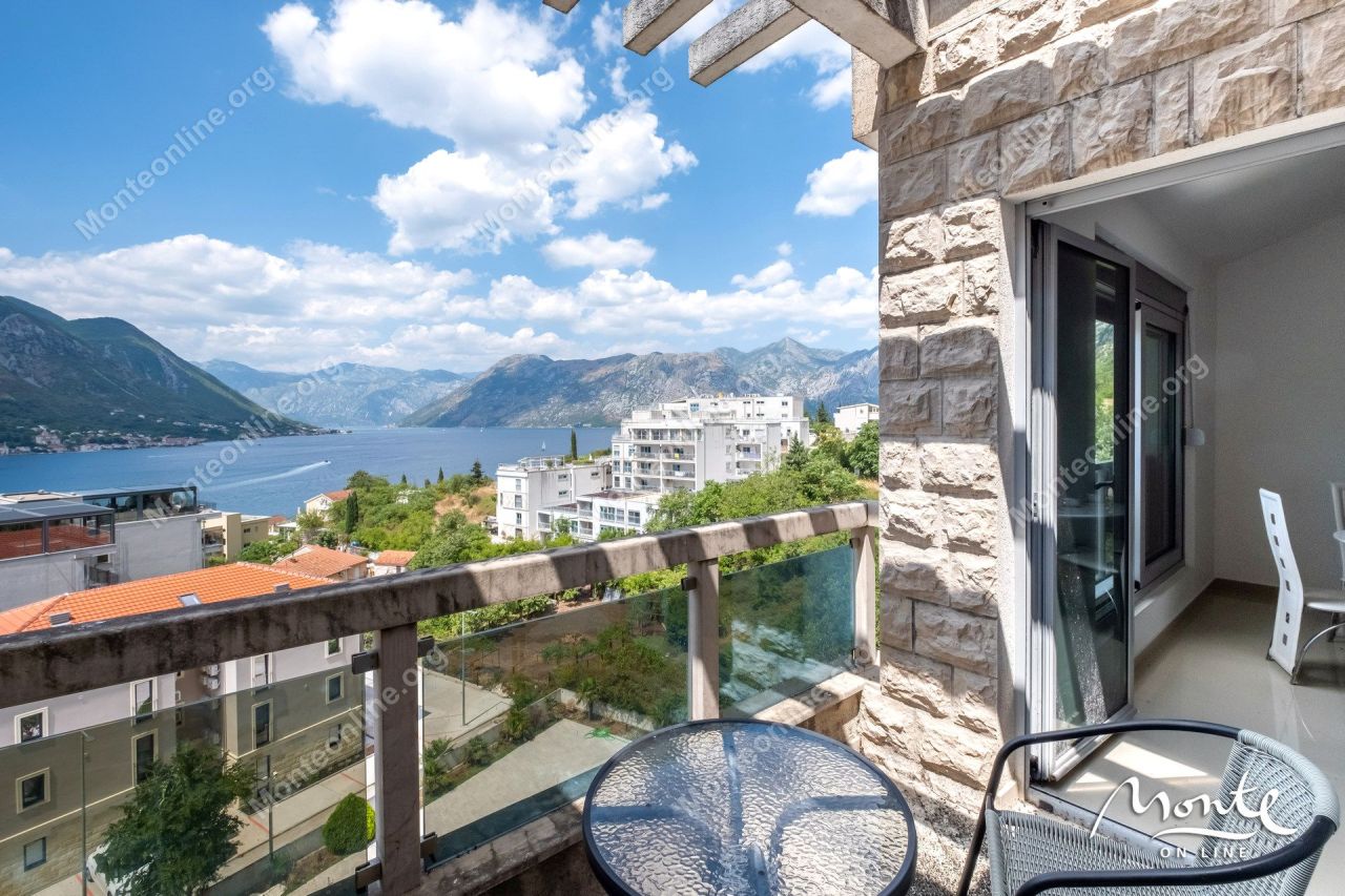 Апартаменты в Доброте, Черногория, 57 м² - фото 2