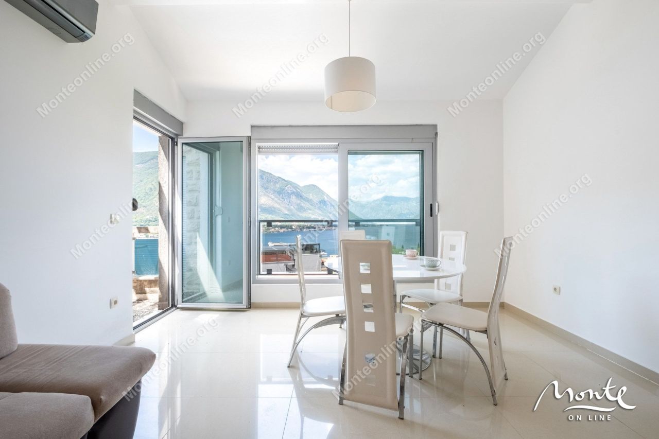 Апартаменты в Доброте, Черногория, 57 м² - фото 11