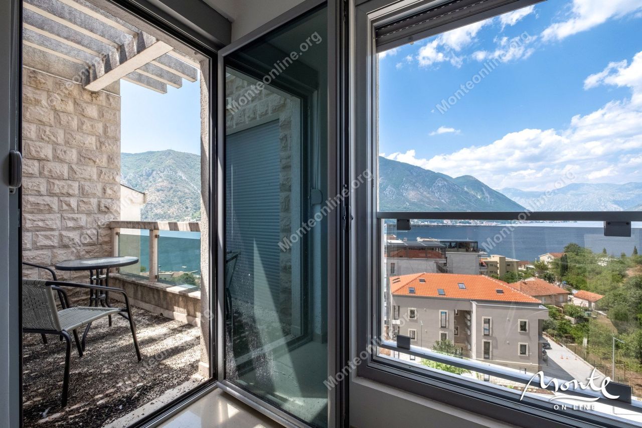 Апартаменты в Доброте, Черногория, 57 м² - фото 18