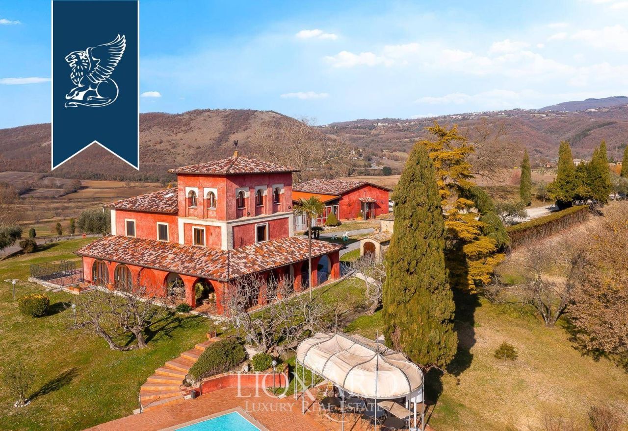 Ферма в Риети, Италия, 700 м² - фото 1