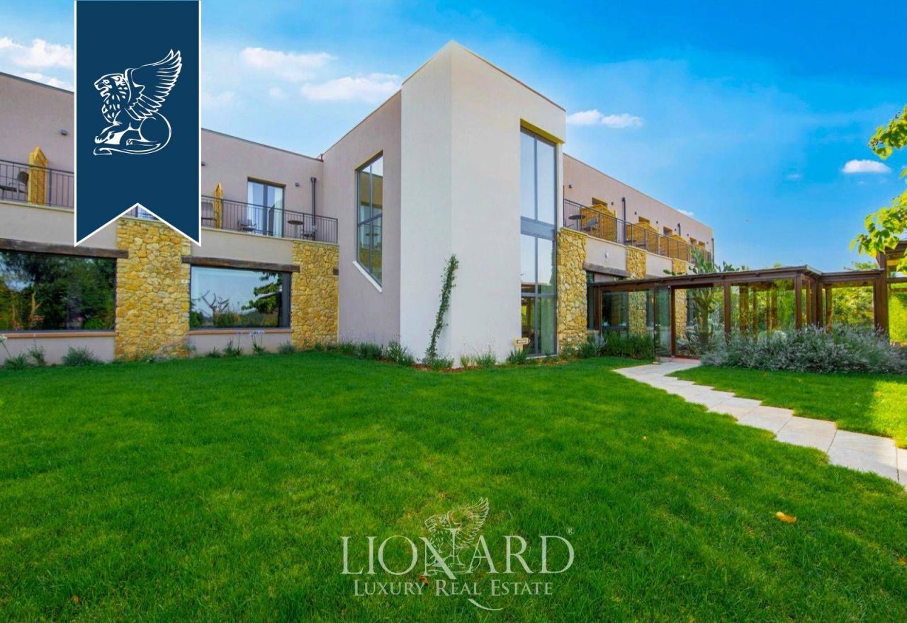Отель, гостиница в Рипарбелле, Италия, 4 000 м² - фото 2