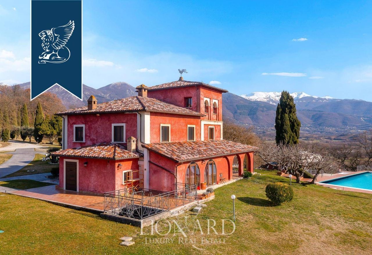 Ферма в Риети, Италия, 700 м² - фото 2