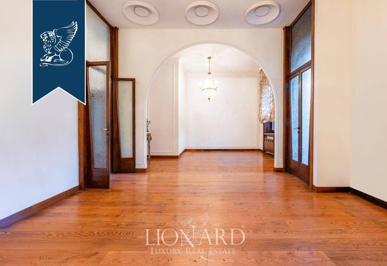 Вилла в Милане, Италия, 399 м² - фото 9