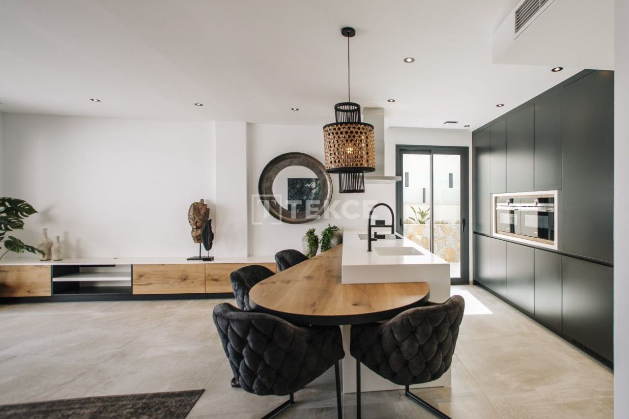 Апартаменты в Рохалесе, Испания, 287 м² - фото 18