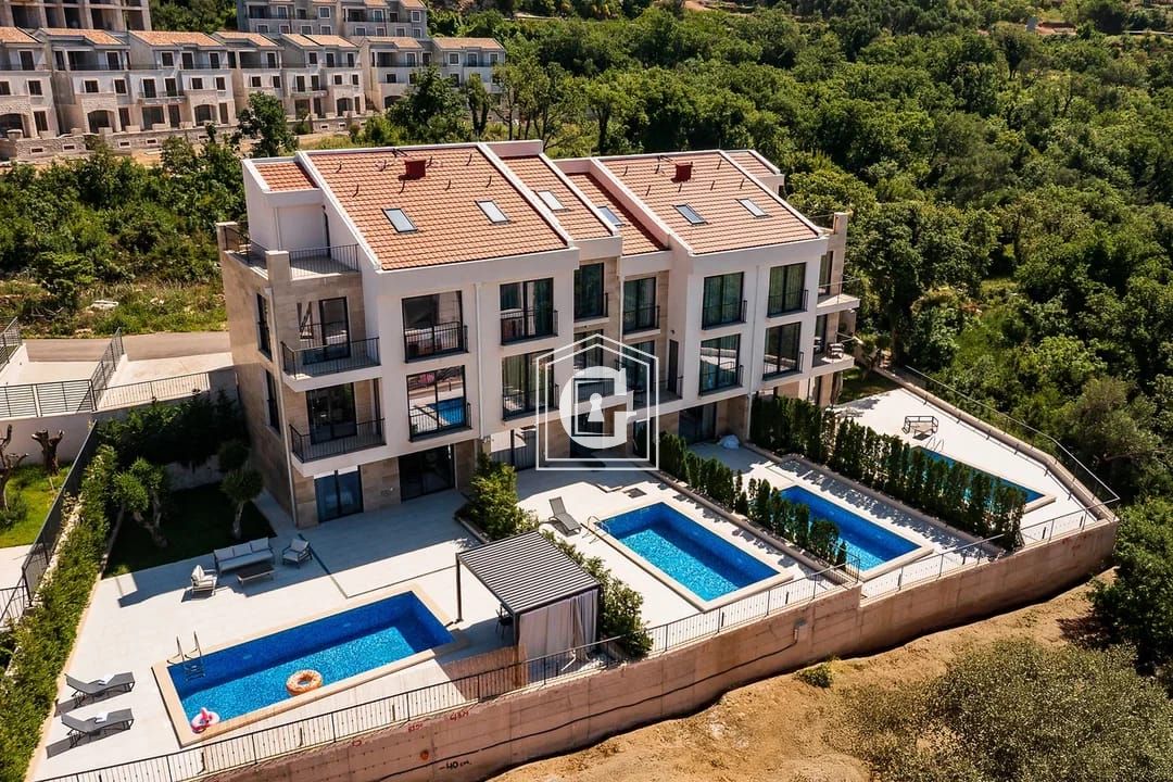 Таунхаус в Будве, Черногория, 220 м² - фото 2