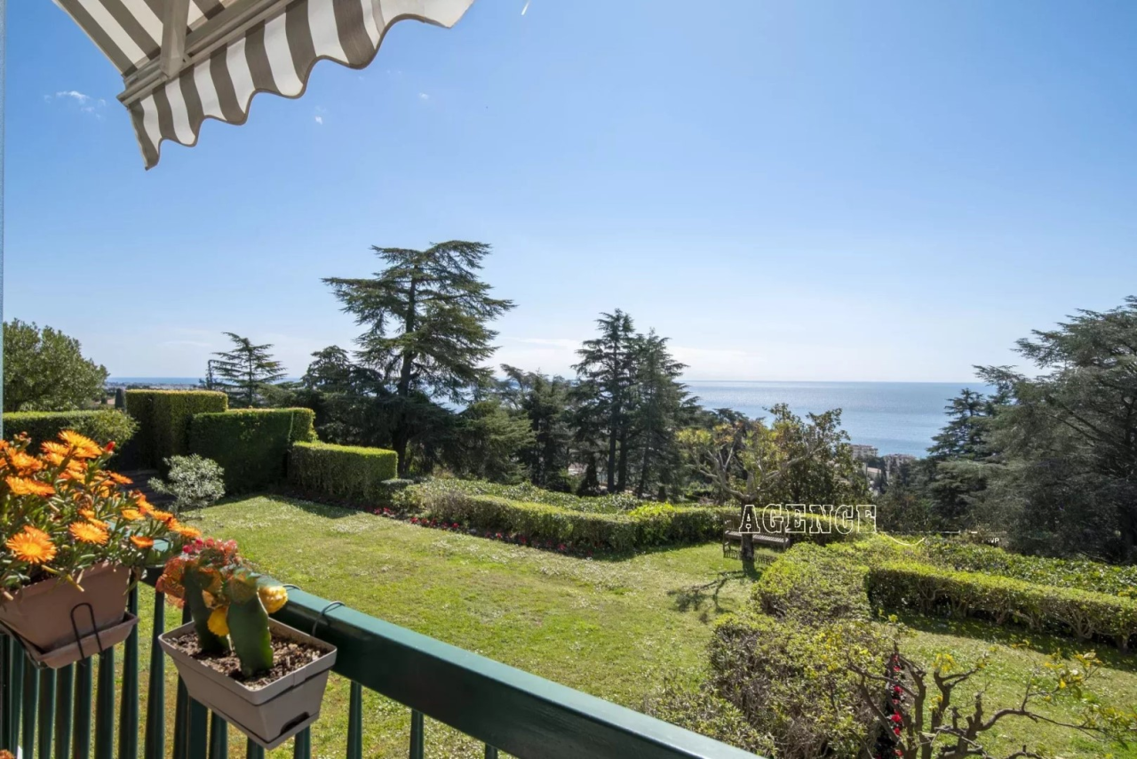 Квартира в Каннах, Франция, 107 м² - фото 1