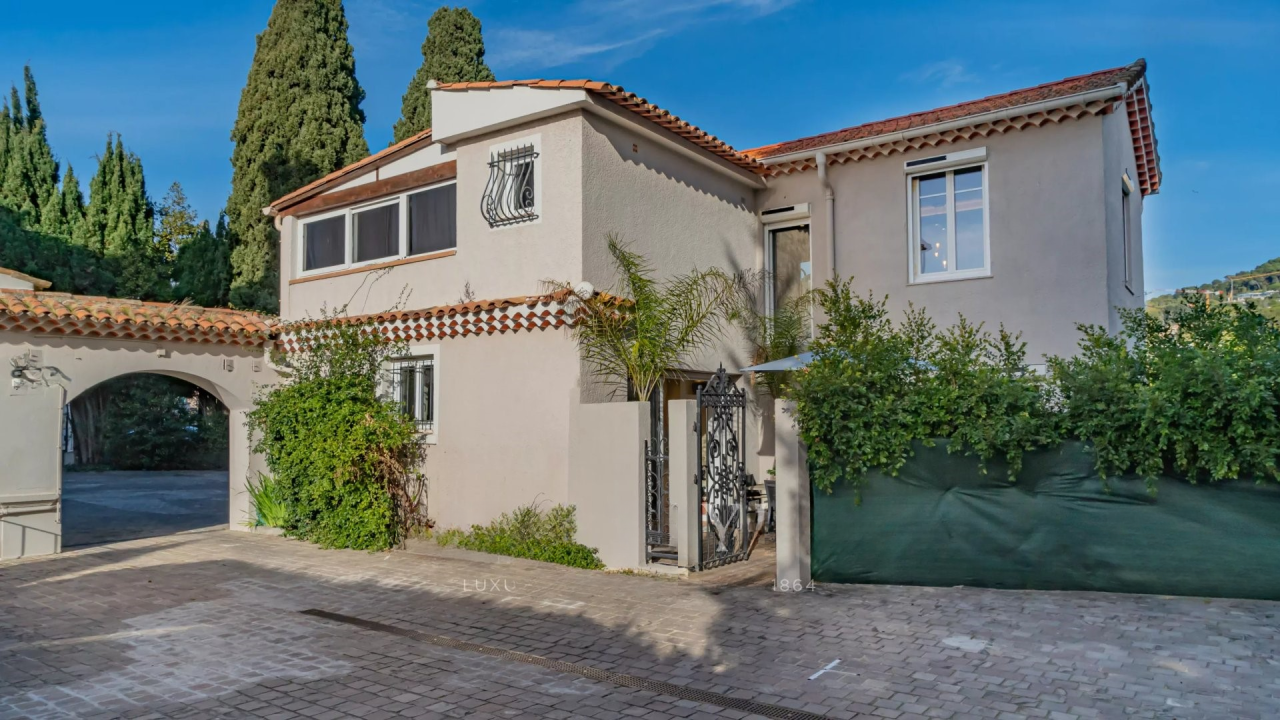 Квартира в Каннах, Франция, 130 м² - фото 1