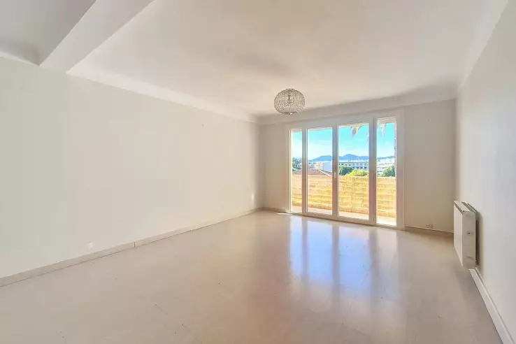 Квартира в Каннах, Франция, 70 м² - фото 1