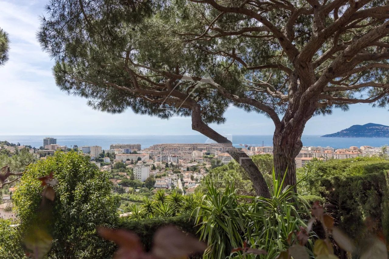 Квартира в Каннах, Франция, 204 м² - фото 1