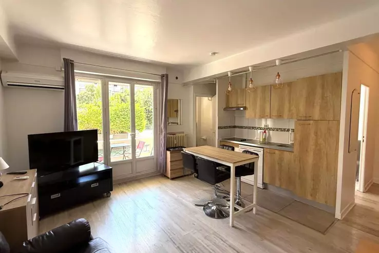 Квартира в Каннах, Франция, 58 м² - фото 1