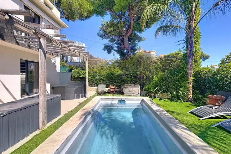 Квартира в Каннах, Франция, 140 м² - фото 1