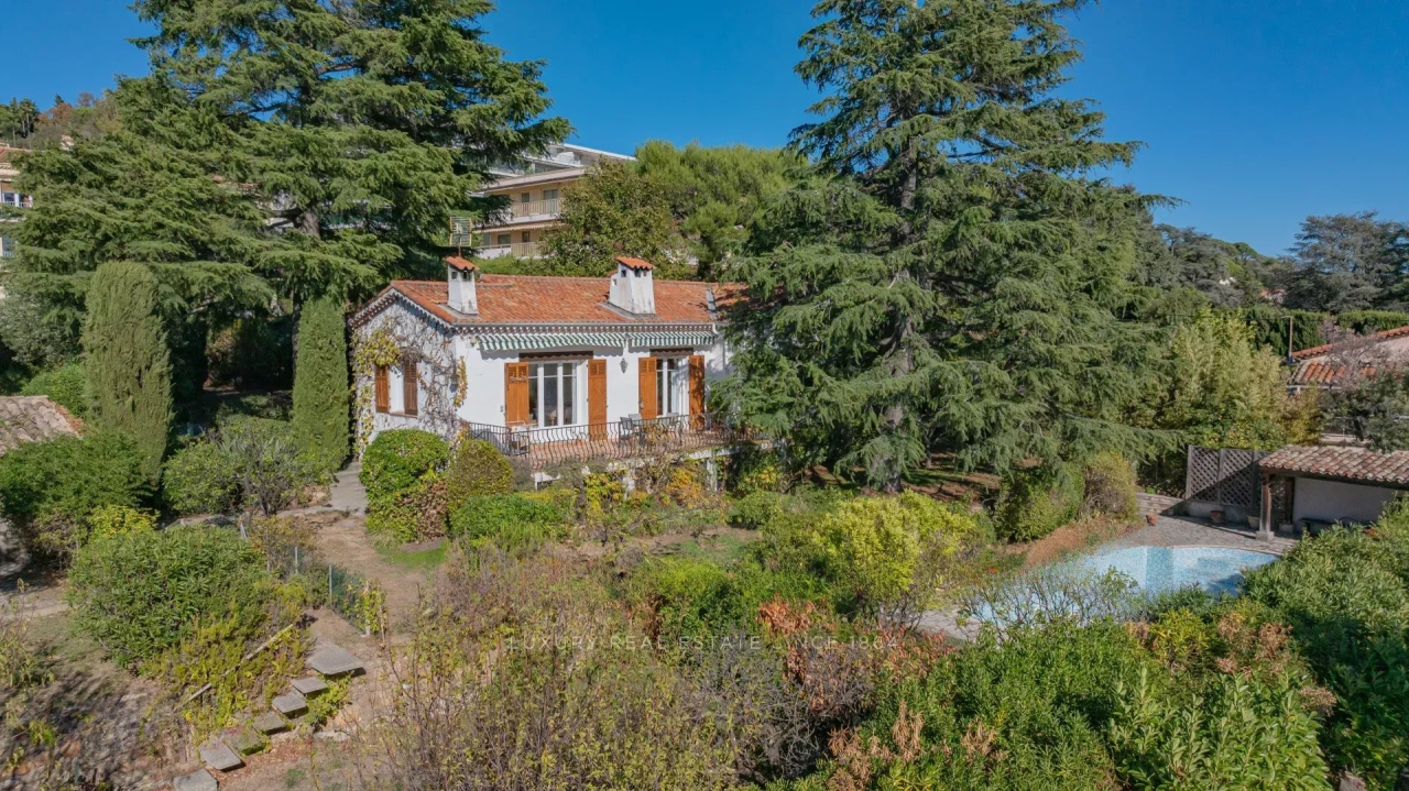 Квартира в Каннах, Франция, 107 м² - фото 2