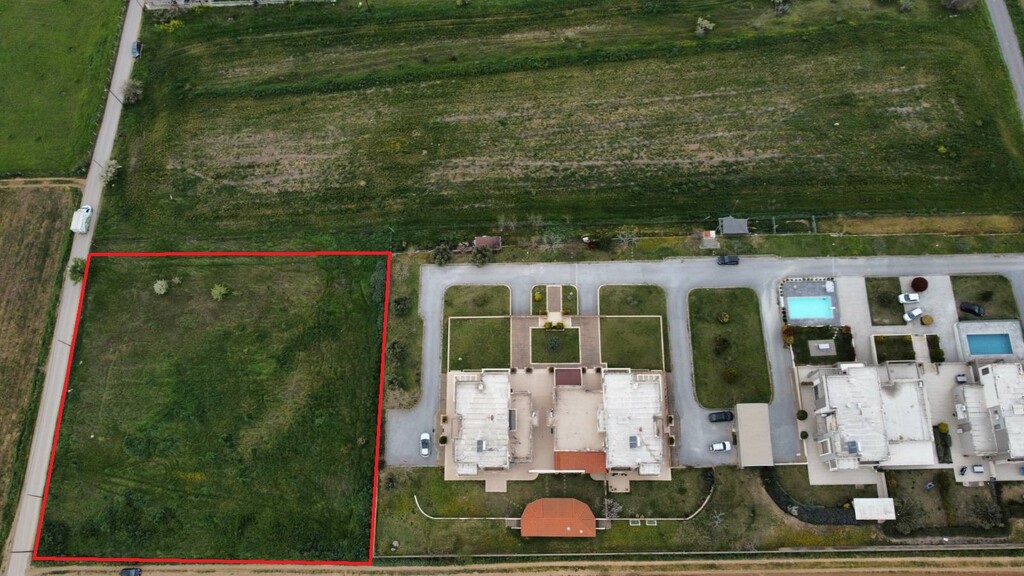 Земля в Салониках, Греция, 4 200 м² - фото 1