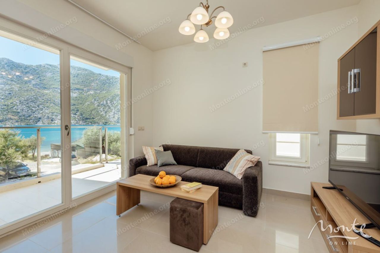 Апартаменты в Рисане, Черногория, 36 м² - фото 1