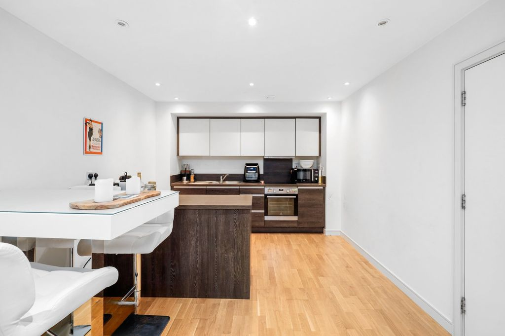 Квартира в Лондоне, Великобритания, 57 м² - фото 2