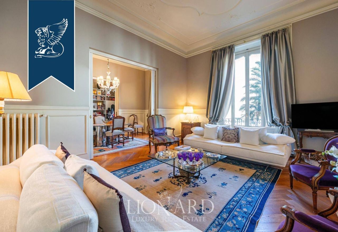 Апартаменты в Милане, Италия, 210 м² - фото 1