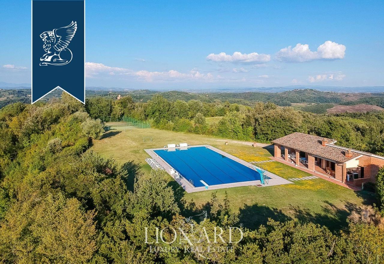Ферма во Флоренции, Италия, 3 000 м² - фото 1