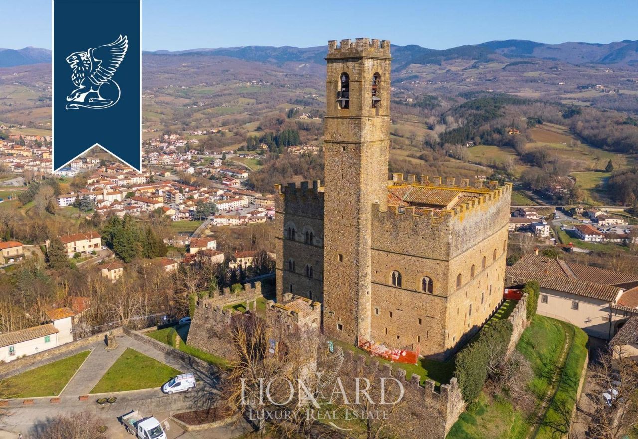 Отель, гостиница в Ареццо, Италия, 1 000 м² - фото 2