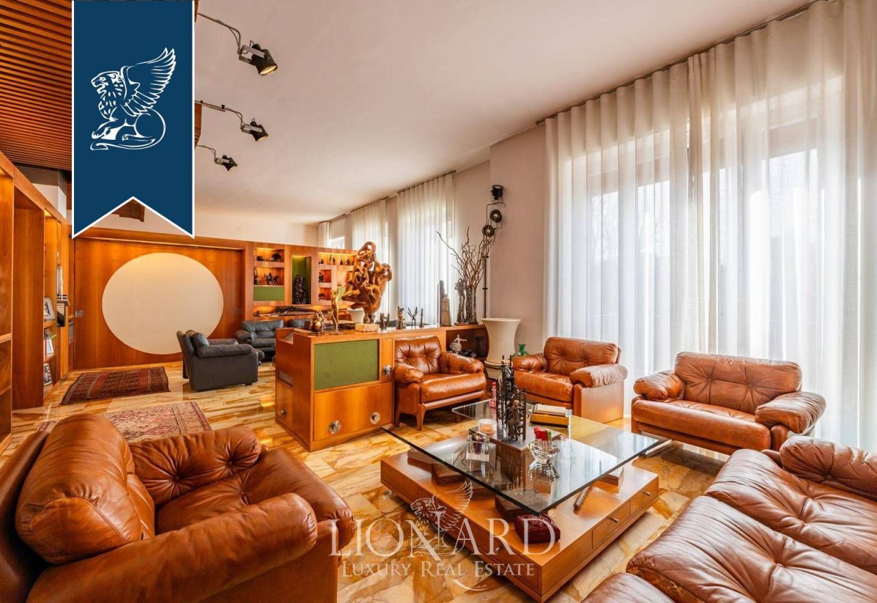 Апартаменты в Милане, Италия, 260 м² - фото 2
