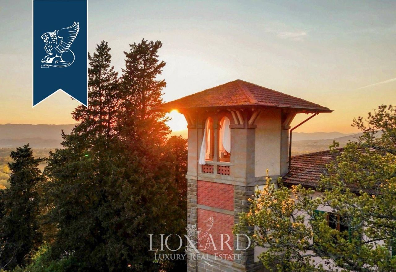 Вилла в Ареццо, Италия, 1 000 м² - фото 2