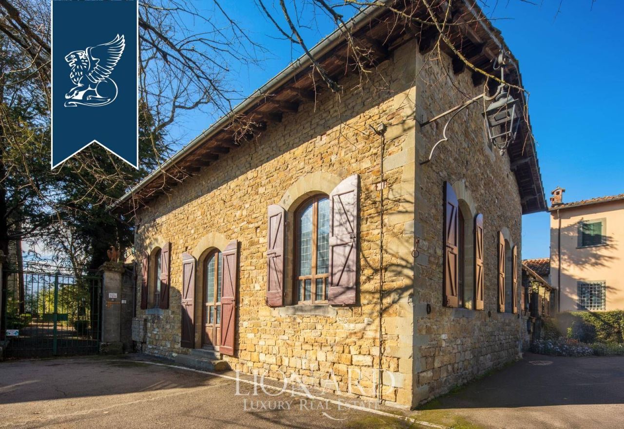 Отель, гостиница в Ареццо, Италия, 1 000 м² - фото 4