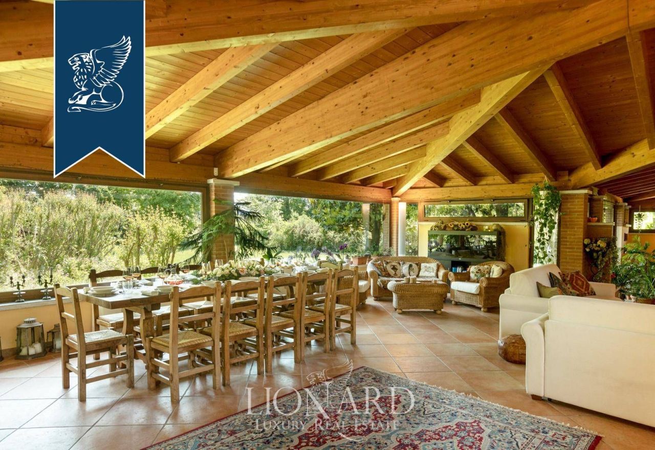 Вилла в Пьяченце, Италия, 1 000 м² - фото 6