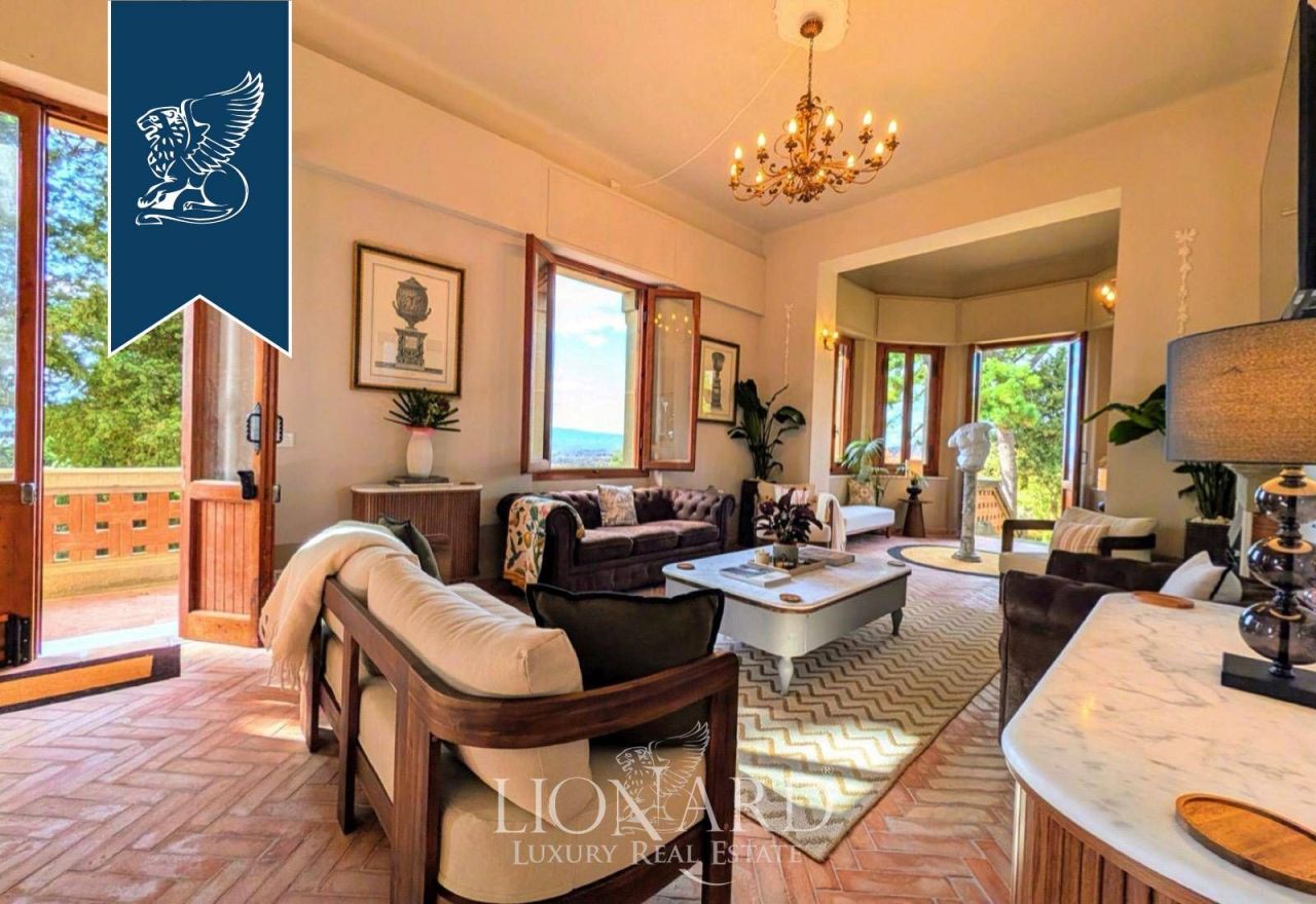 Вилла в Ареццо, Италия, 1 000 м² - фото 7