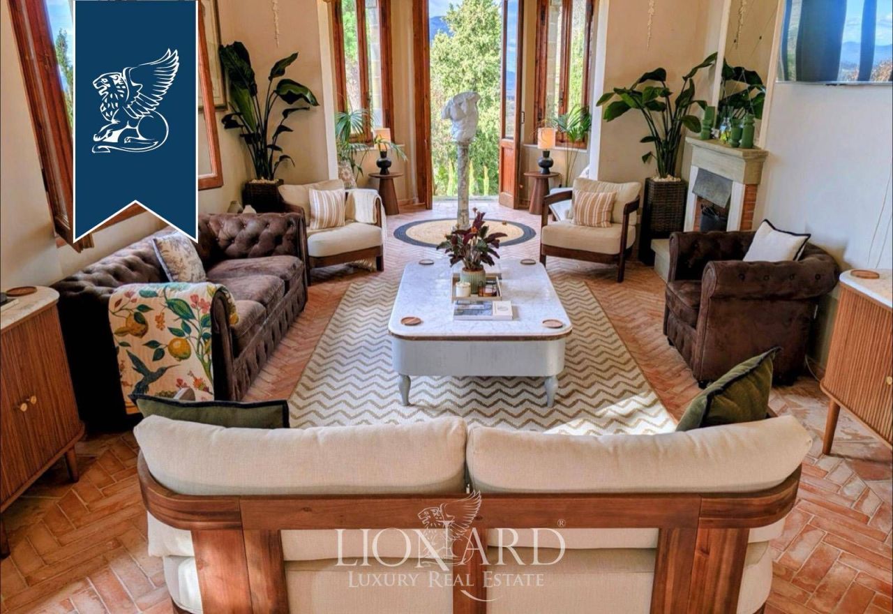 Вилла в Ареццо, Италия, 1 000 м² - фото 8