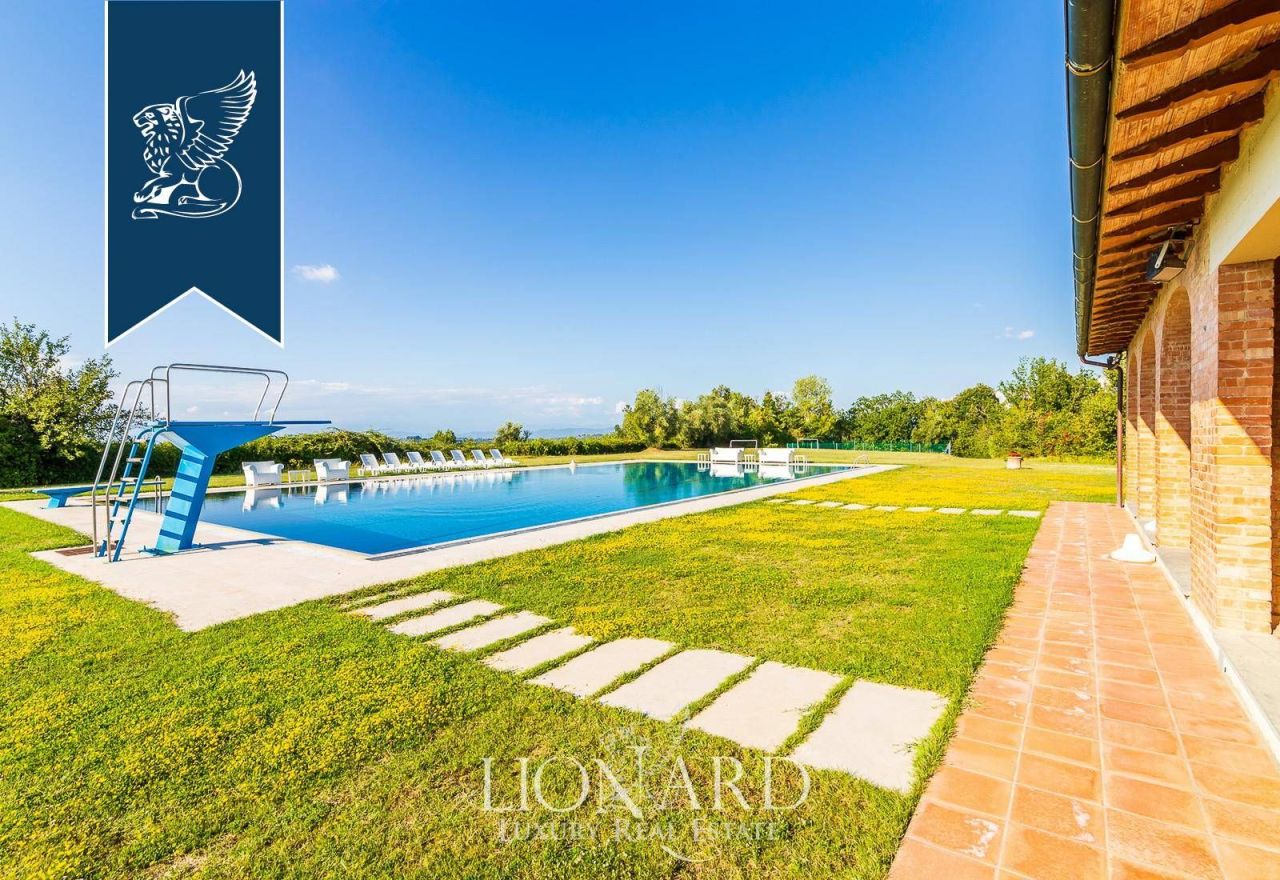 Ферма во Флоренции, Италия, 3 000 м² - фото 8